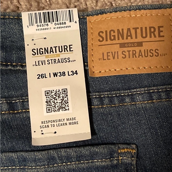 New with tag 
Levi's Strauss Signature Modern Boot Cut Jeans Women's 38x34 Dark - Picture 8 of 9